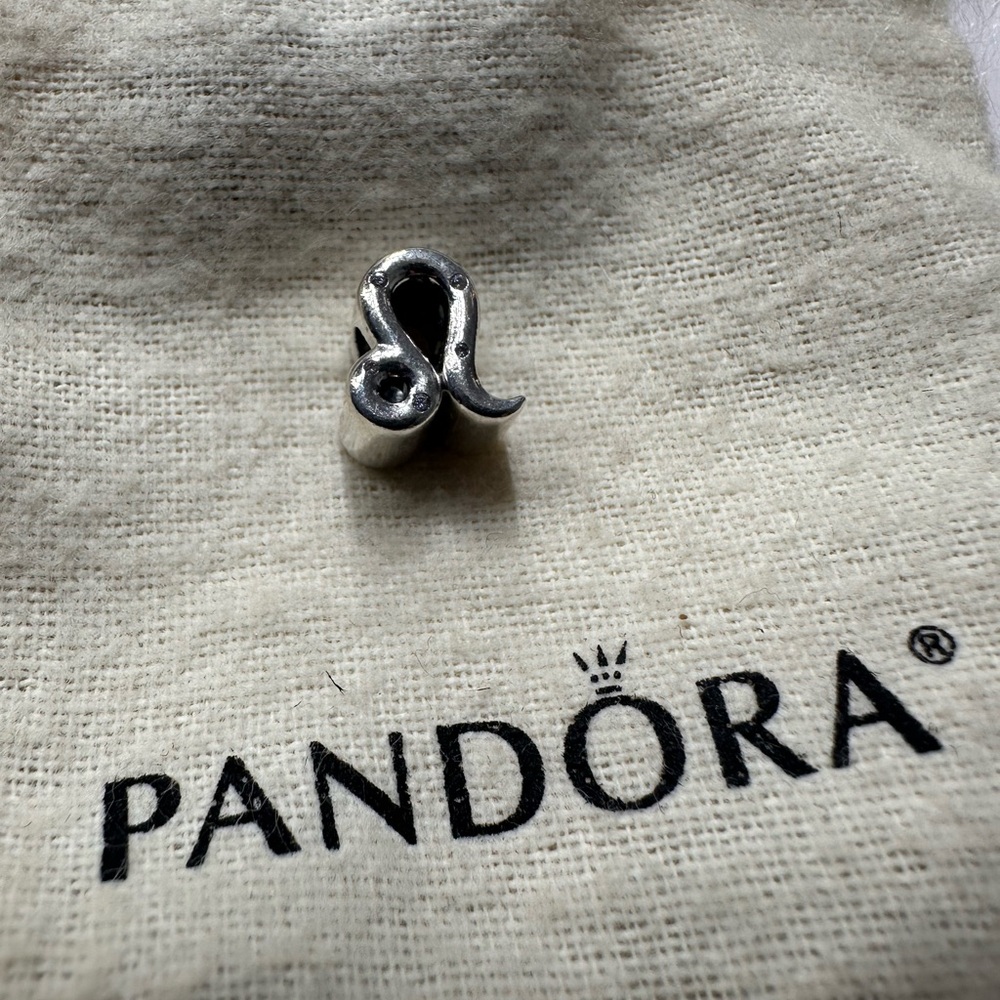 Pandora Charm - Leo ♌️